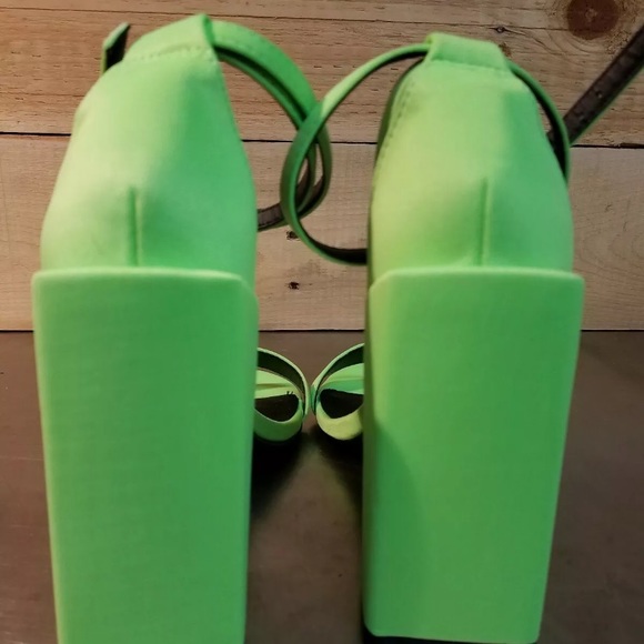 Lime green pumps - Picture 3 of 4